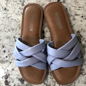 Cushionaire memory foam size 7M slides